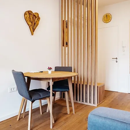 Woody - Comfy In Siska Lublana