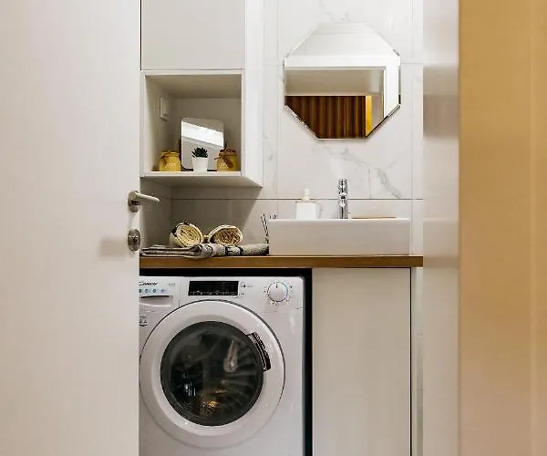 Woody - Comfy In Siska * Lublana